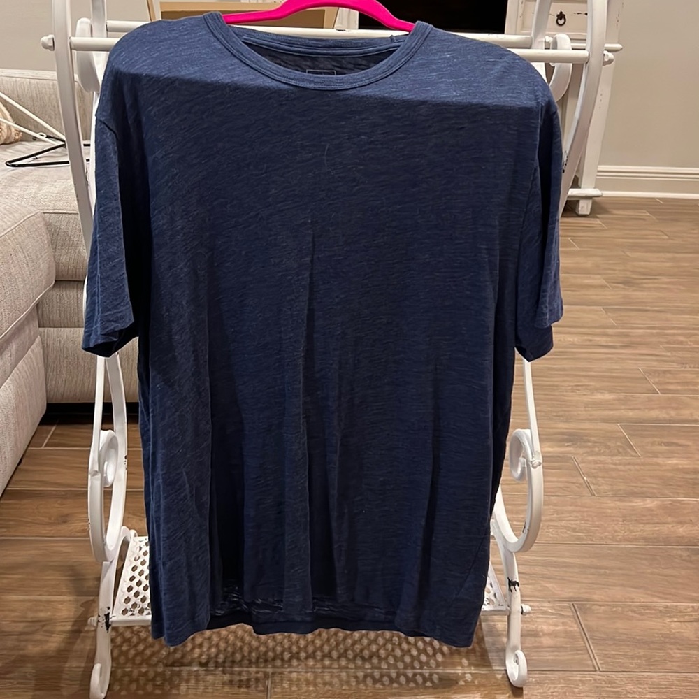 Men’s casual Gap shirt size XL